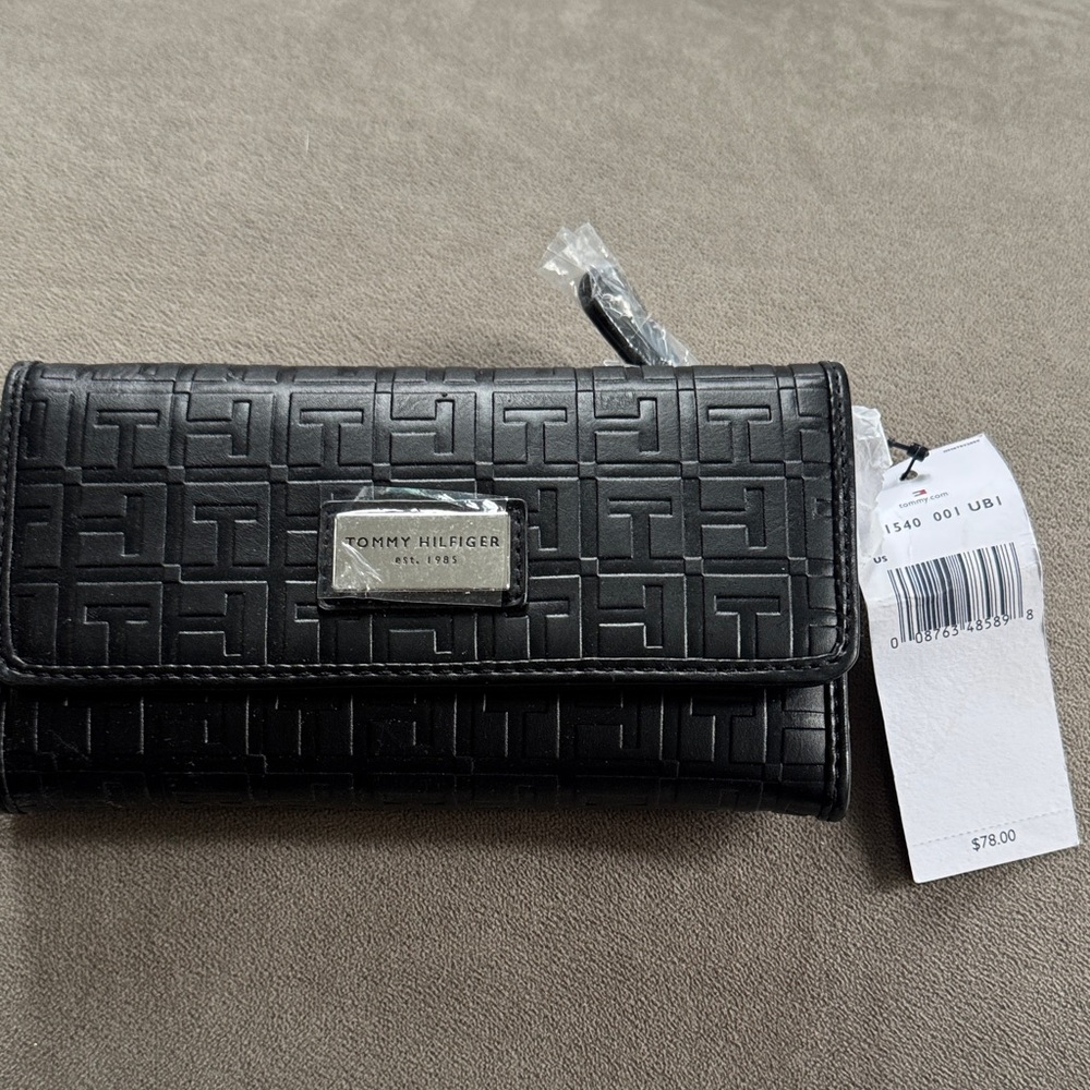 Tommy Hilfiger Trifold Embossed Black Wallet